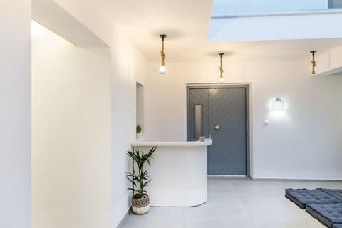 Alenor City Hotel, Reception