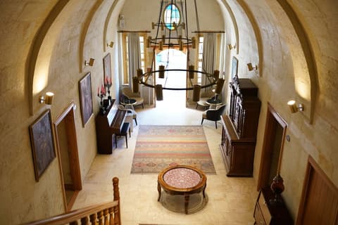 Sedirli Konak, Lobby sitting area