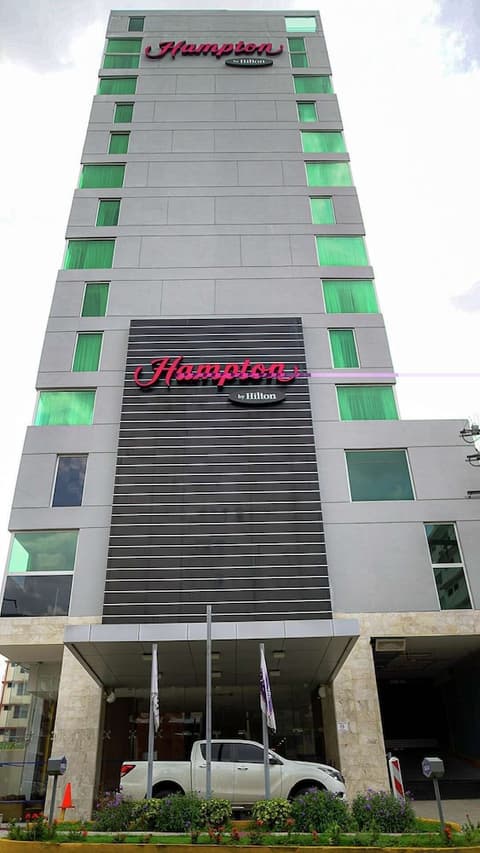Hampton by Hilton Panama, Exterior