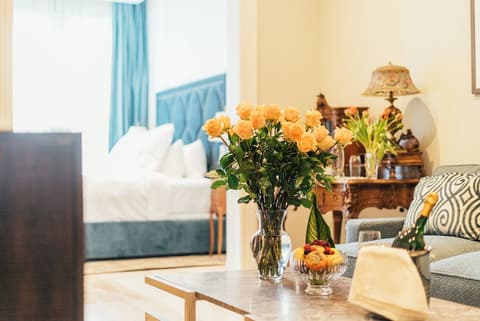 Neighbourgood Sutter Mansion, Living room