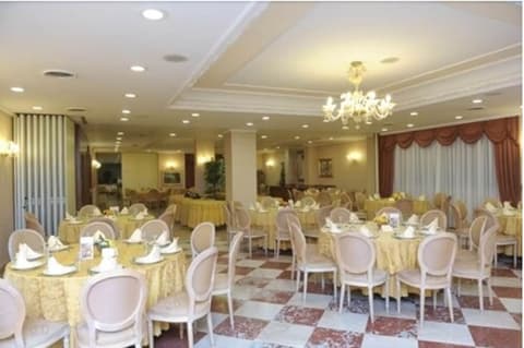 Hotel Principe, Dining