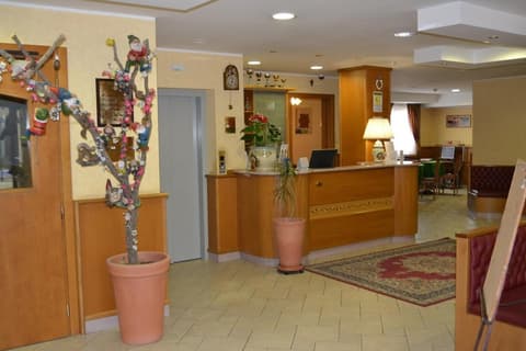 Hotel Tiffany's, Lobby