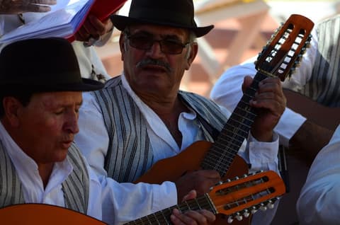 Aparthotel la Piramide, Theater show