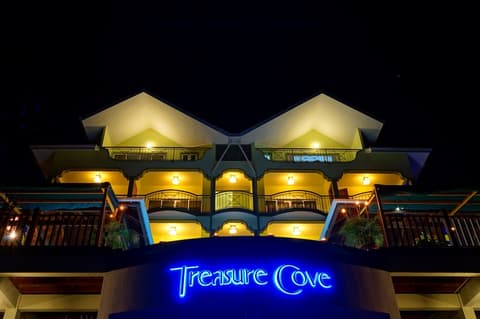 Treasure Cove, Pool