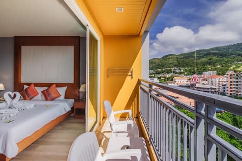 Elite Suites Patong, Room