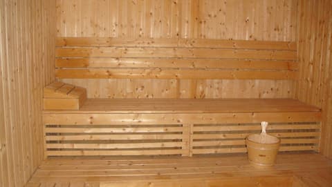 Gokulam Park Doha, Sauna