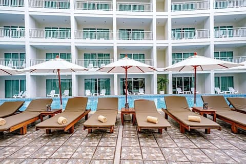 Chanalai Hillside Resort, Karon Beach, Terrace/patio