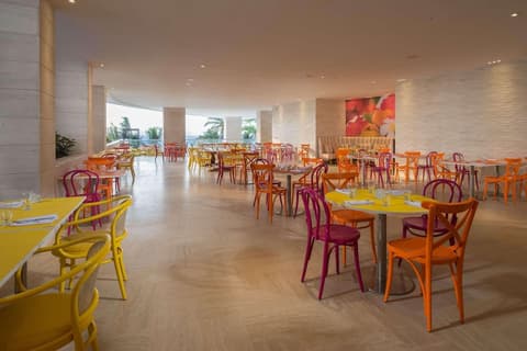 Radisson Cartagena Ocean Pavillion Hotel, Dining
