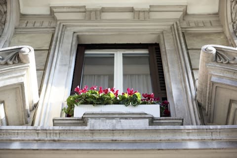 Tullia e Prisca Relais, Front of property