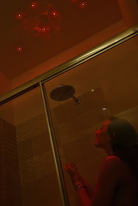 Smart Hotel Bartolini, Bathroom shower