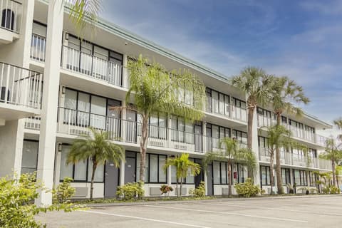 Park Royal Orlando, Room