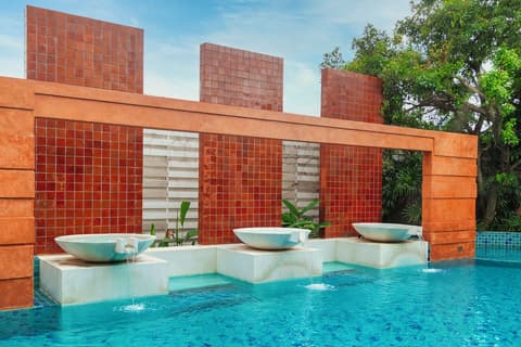 The Grand Napat, Outdoor pool