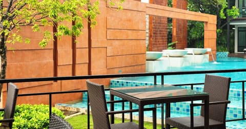 The Grand Napat, Restaurant