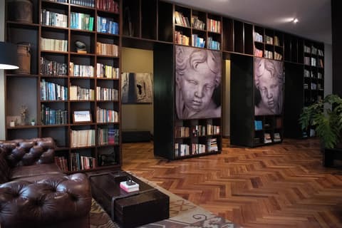 Sites Hotel, Reception