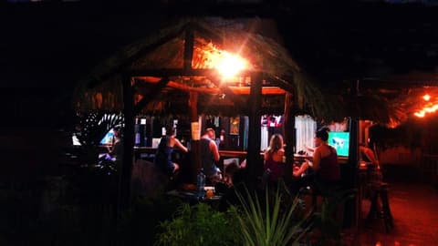 Hostel La Choza Inn, Bar (on property)