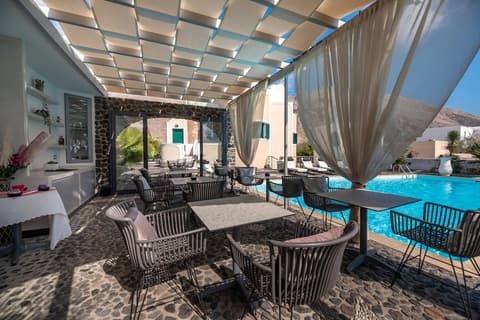 Villa Anemomilos, Interior