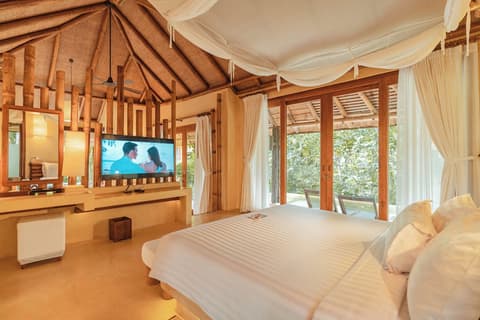 High Season Pool Villa & Spa, Room