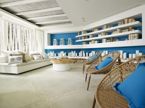 Artemis Seaside Resort, Lobby