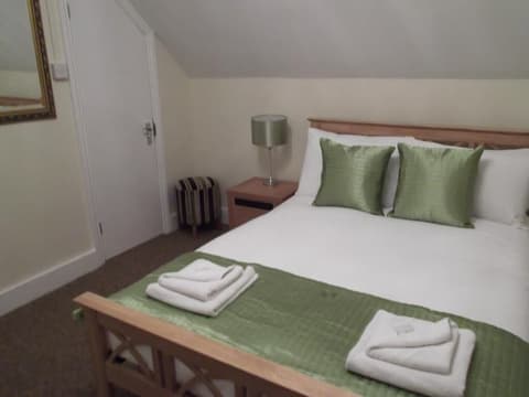 The Stag Enfield, Room