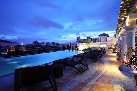 Chillax Resort, Outdoor pool