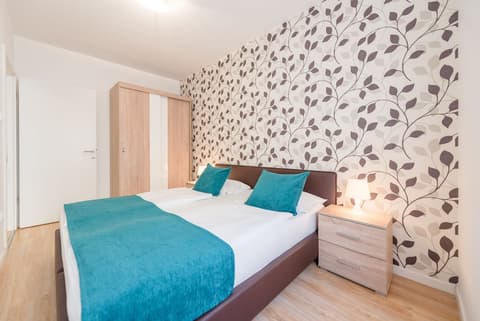 Prince Apartments, Room