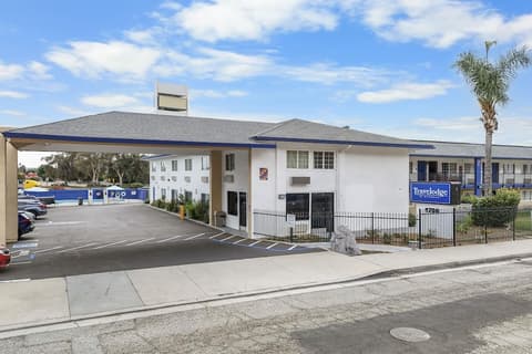 Travelodge by Wyndham Fairplex Pomona, Exterior