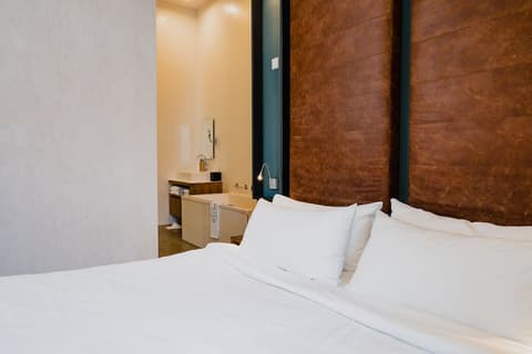 Hotel De Hallen, Room