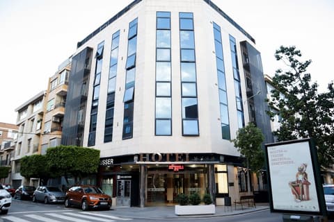 Hotel Benetússer, Front of property