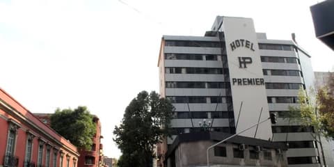 Hotel Premier, Front of property