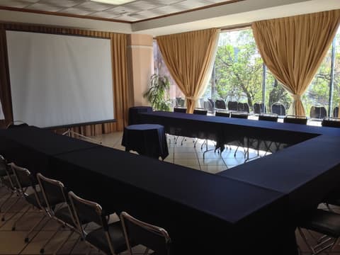 Hotel Real Plaza, Meeting facility