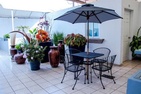 Hotel Qualitel Plus, Terrace/patio