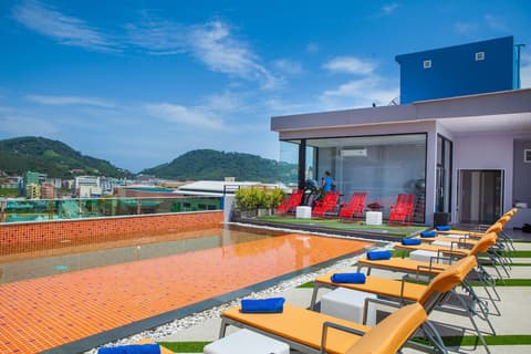 The Crib Patong, Outdoor pool