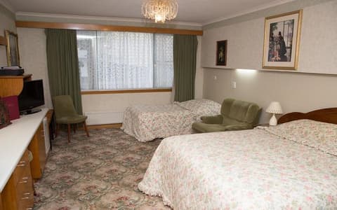 Motel Mayfair on Cavell, Room