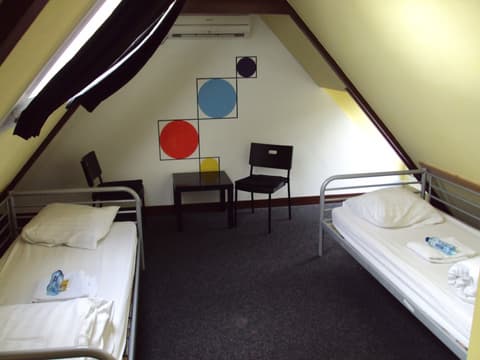 The Flying Pig Uptown Hostel, Room