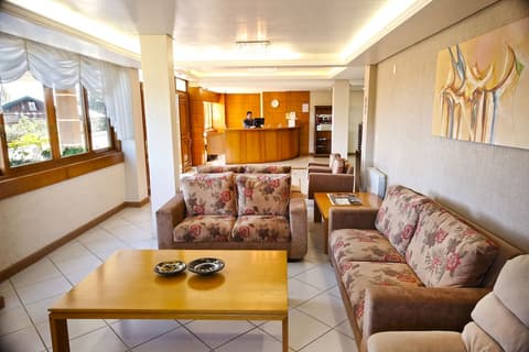 Life Hotel Portal, Lobby