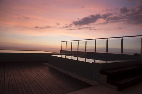 Renuka City Hotel, Pool