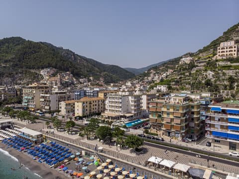 Pietra di Luna Hotel, Indoor/outdoor pool