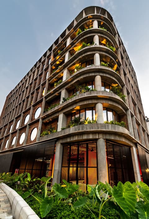 Tribe Medellín, Front of property