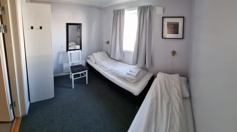 Lofoten Overnatting - Leknes - Hostel, Room