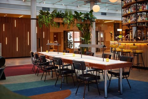 Motto By Hilton Rotterdam Blaak, Lobby