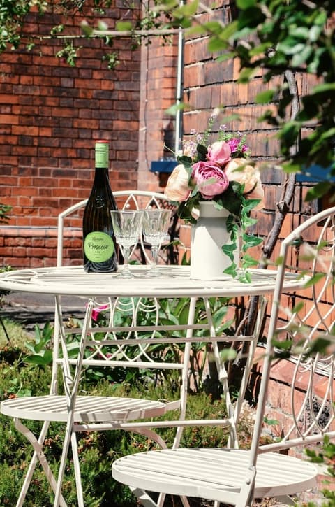 Gregory by the Warren Collection, Exterior