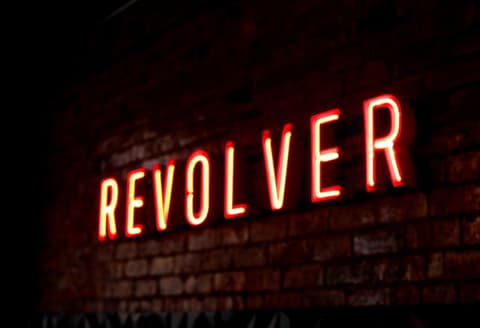 Revolver - Hostel, Reception