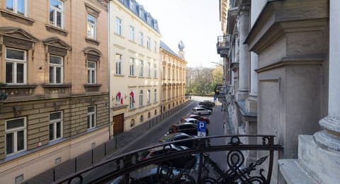 AMEN Aparthotel Curie 8, 