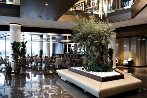 Grand Plaza Hotel and Congress Centre, Reception