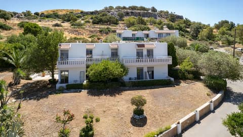 Lia Studios, Front of property