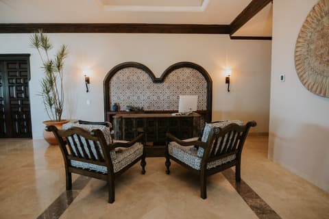 Orchid House Baja & Beach Club, Lobby