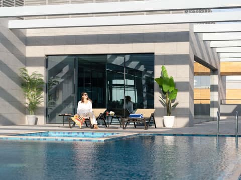 Swissotel Living Jeddah, Pool