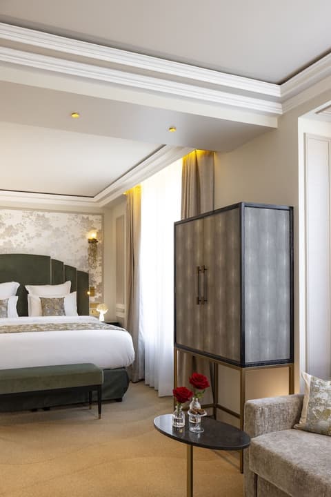 Manolita Paris, Room