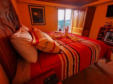 Hotel Chocolate Deluxe, Room