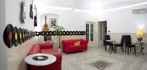 RED AND BLUES MUSIC HOTEL GENOVA, Reception